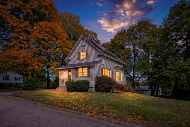 19 Lexington Ave, Auburn, MA 01501