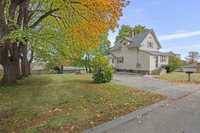 19 Lexington Ave, Auburn, MA 01501
