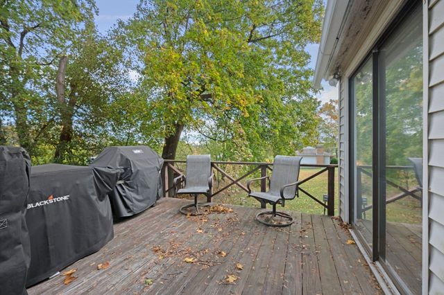 19 Lexington Ave, Auburn, MA 01501