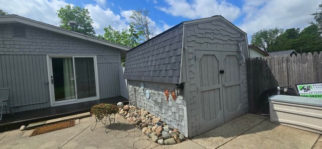 811 Thomas Street, Flushing, MI 48433
