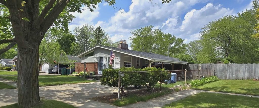 811 Thomas Street, Flushing, MI 48433