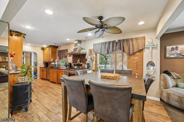17 Stafford Rd, Parsippany-troy Hills Twp., NJ 07054