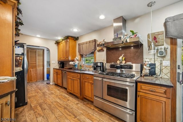 17 Stafford Rd, Parsippany-troy Hills Twp., NJ 07054