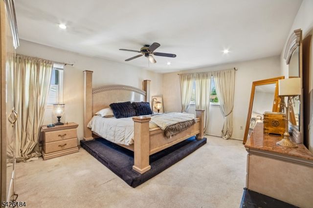 17 Stafford Rd, Parsippany-troy Hills Twp., NJ 07054