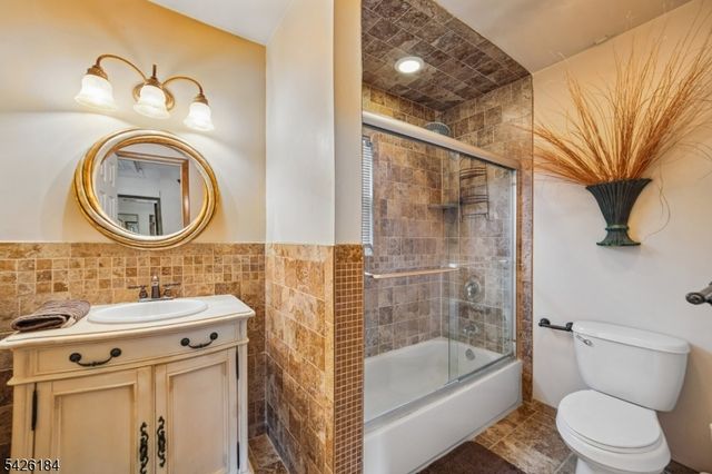 17 Stafford Rd, Parsippany-troy Hills Twp., NJ 07054