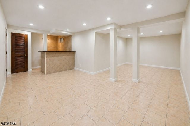 17 Stafford Rd, Parsippany-troy Hills Twp., NJ 07054