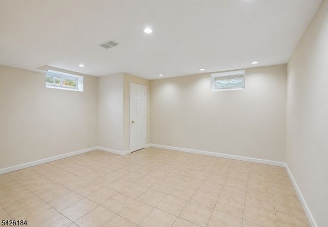 17 Stafford Rd, Parsippany-troy Hills Twp., NJ 07054