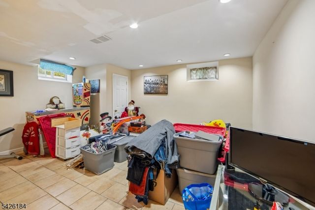 17 Stafford Rd, Parsippany-troy Hills Twp., NJ 07054
