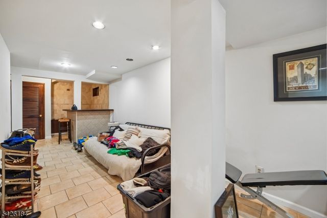 17 Stafford Rd, Parsippany-troy Hills Twp., NJ 07054