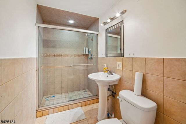17 Stafford Rd, Parsippany-troy Hills Twp., NJ 07054