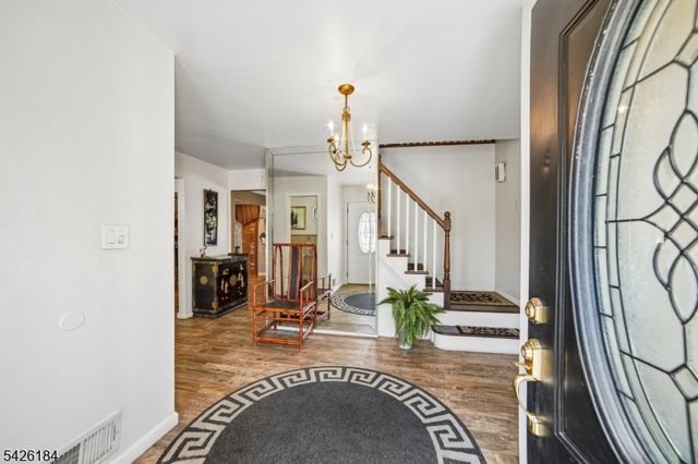 17 Stafford Rd, Parsippany-troy Hills Twp., NJ 07054