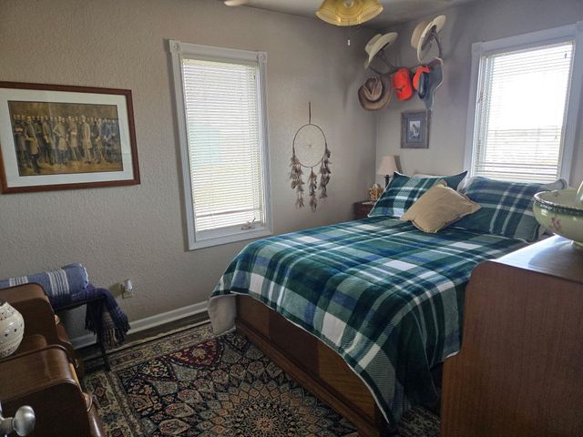 1471 Kaylor Road, Mountain Grove, MO 65711