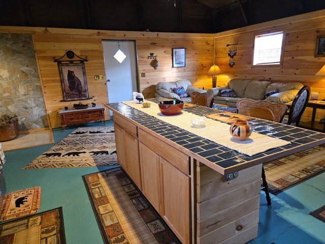 1471 Kaylor Road, Mountain Grove, MO 65711