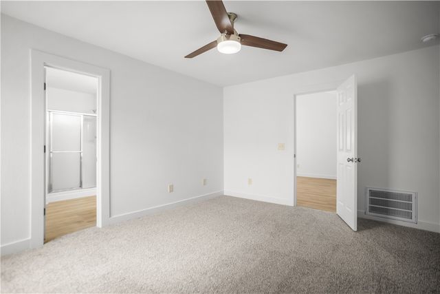 1154 S Pepper Tree Lane, Fayetteville, AR 72704