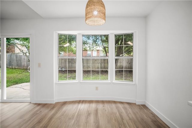 1154 S Pepper Tree Lane, Fayetteville, AR 72704