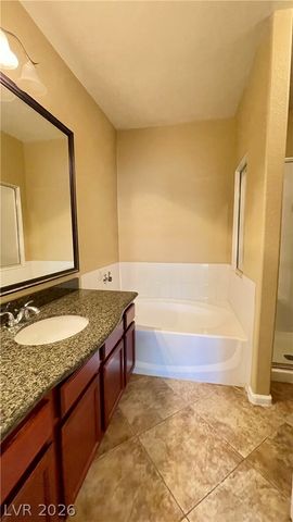 1617 Queen Victoria Street 201, Las Vegas, NV 89144