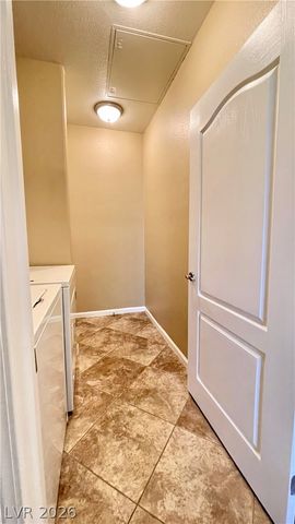 1617 Queen Victoria Street 201, Las Vegas, NV 89144
