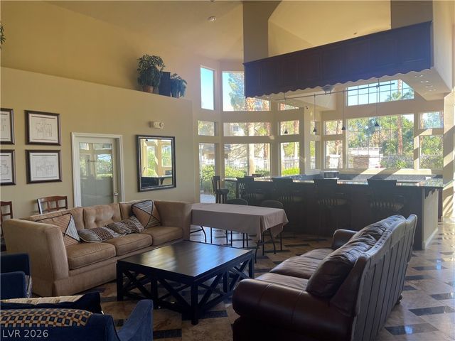 1617 Queen Victoria Street 201, Las Vegas, NV 89144