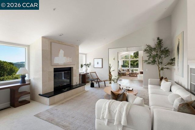 9 Northridge Ln, Lafayette, CA 94549