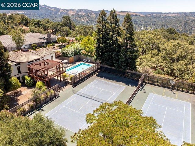 9 Northridge Ln, Lafayette, CA 94549