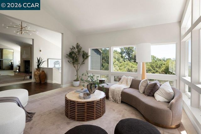9 Northridge Ln, Lafayette, CA 94549