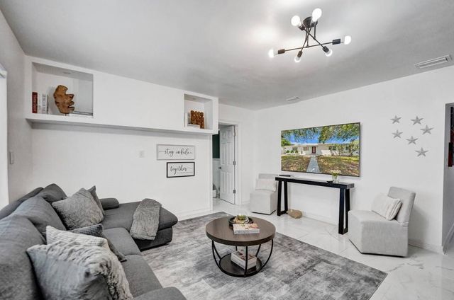 2001 Washington Street, Hollywood, FL 33020