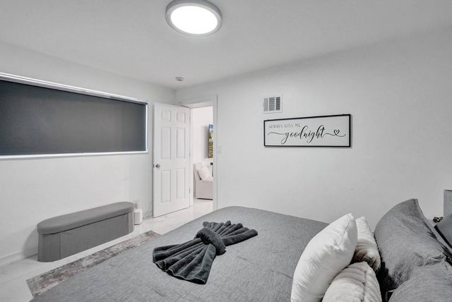 2001 Washington Street, Hollywood, FL 33020