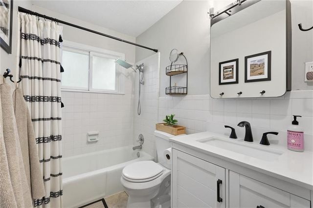6311 Sherwood Lane, Merriam, KS 66203