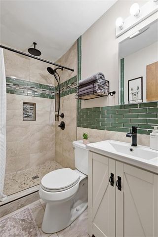 6311 Sherwood Lane, Merriam, KS 66203