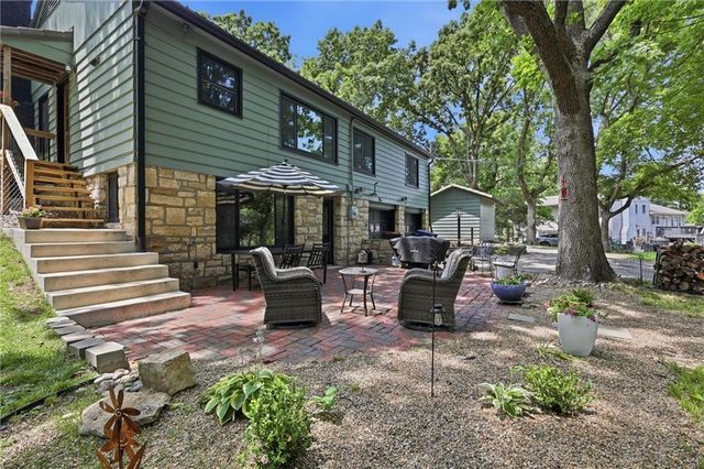 6311 Sherwood Lane, Merriam, KS 66203