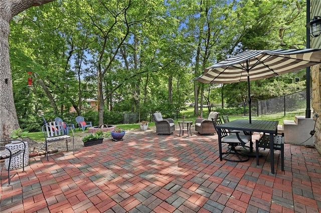 6311 Sherwood Lane, Merriam, KS 66203