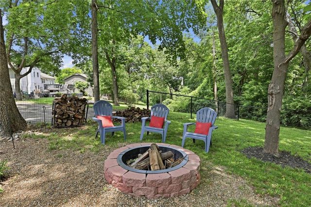 6311 Sherwood Lane, Merriam, KS 66203