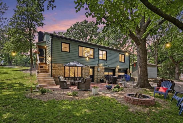6311 Sherwood Lane, Merriam, KS 66203