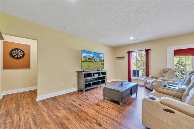 47 Camellia PL, Moneta, VA 24121