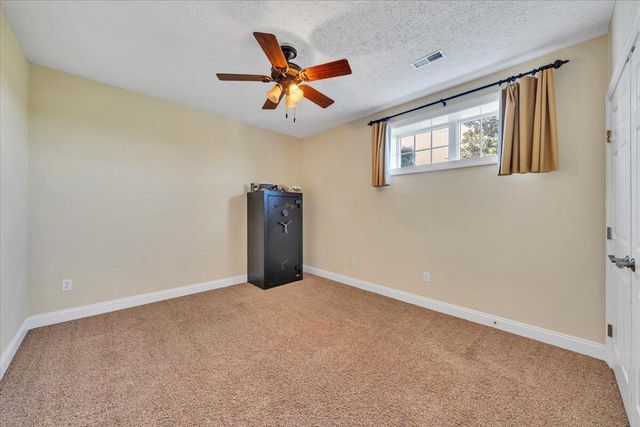 47 Camellia PL, Moneta, VA 24121