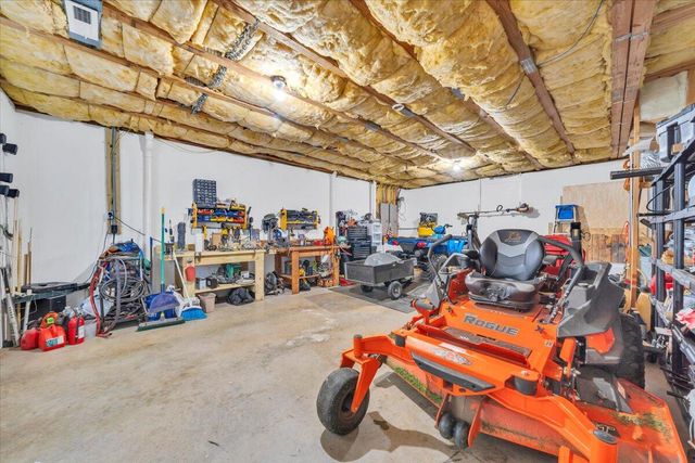 47 Camellia PL, Moneta, VA 24121