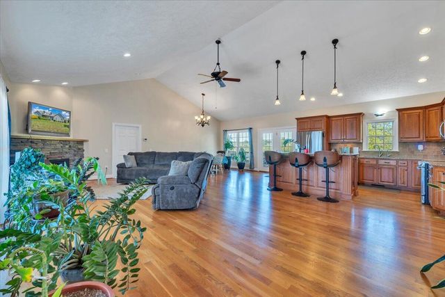 47 Camellia PL, Moneta, VA 24121