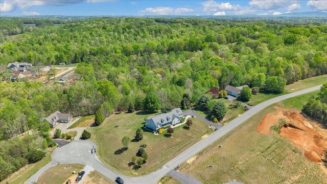 47 Camellia PL, Moneta, VA 24121