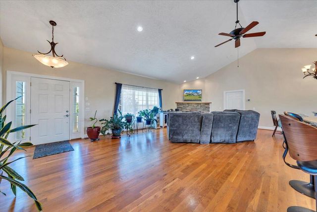 47 Camellia PL, Moneta, VA 24121