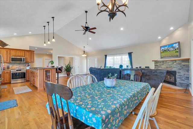 47 Camellia PL, Moneta, VA 24121