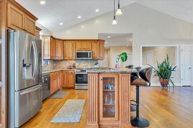 47 Camellia PL, Moneta, VA 24121