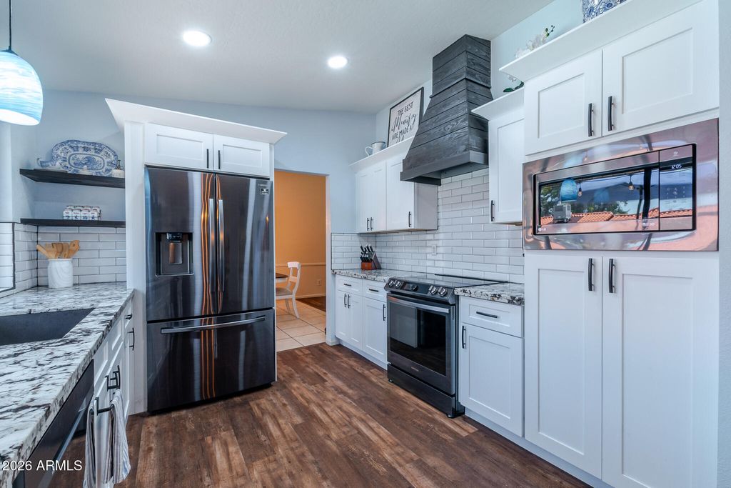 4023 W BEVERLY Lane, Phoenix, AZ 85053 — photo 4
