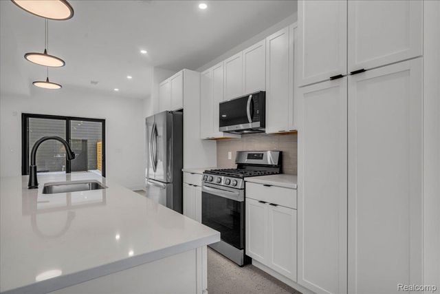 7546 Churchill Street C23, Detroit, MI 48206