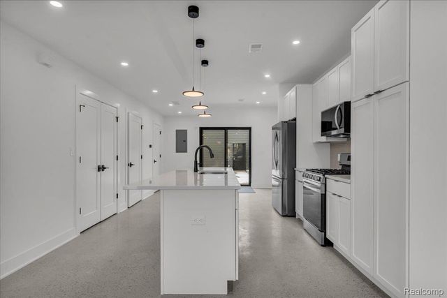 7546 Churchill Street C23, Detroit, MI 48206