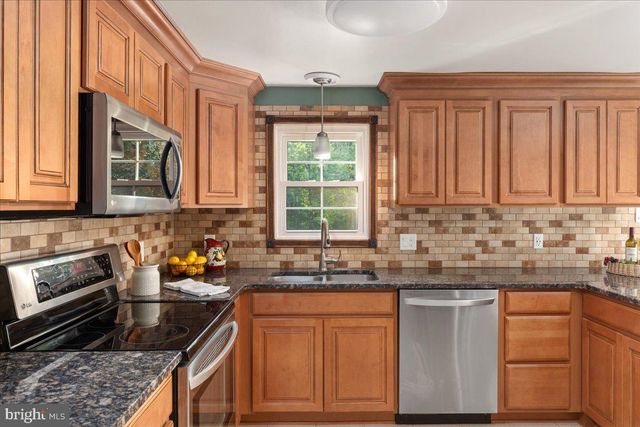 125 SHENANDOAH RIVER DR, Harpers Ferry, WV 25425