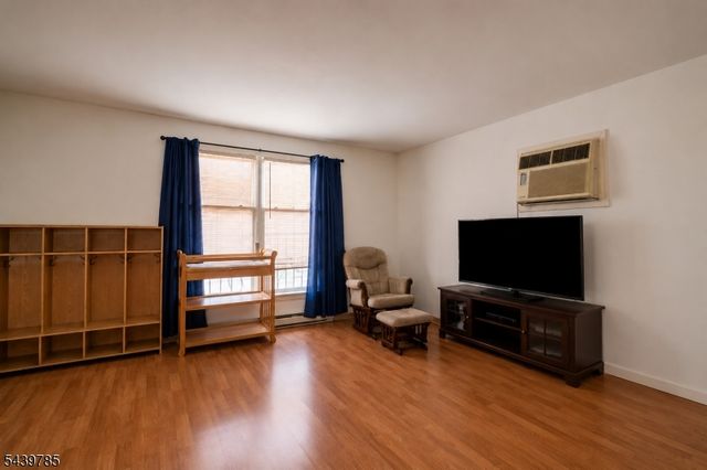 265 Rosa Parks Blvd, Paterson City, NJ 07501