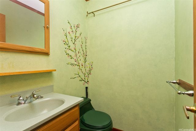 98-879-B Kaonohi Street 67, Aiea, HI 96701