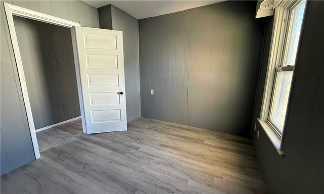 133 S 7th St, Sharpsville, PA 16150