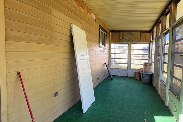 133 S 7th St, Sharpsville, PA 16150