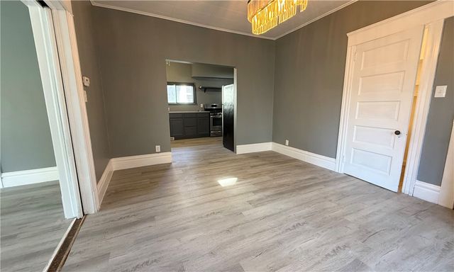 133 S 7th St, Sharpsville, PA 16150